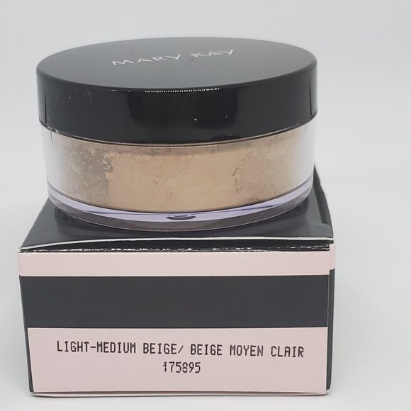 Light-Medium Beige Silky Setting Powder - Mary Kay - NIB - Picture 3 of 5